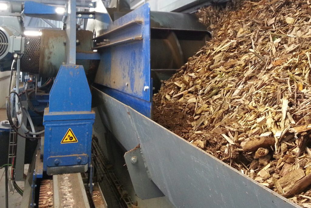 Tube feeder Biomass